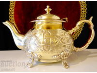 Марокански бронзов чайник,кана Royal Manchester.